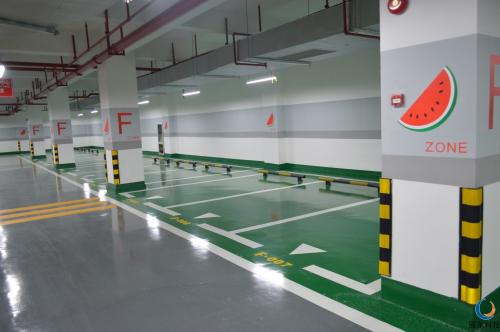 成都停車場(chǎng)地坪漆如何進(jìn)行翻新？泉達(dá)裝飾為您支招！